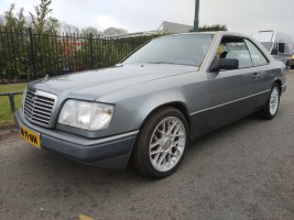 Mercedes w124 coupe 300ce 1988 (1)